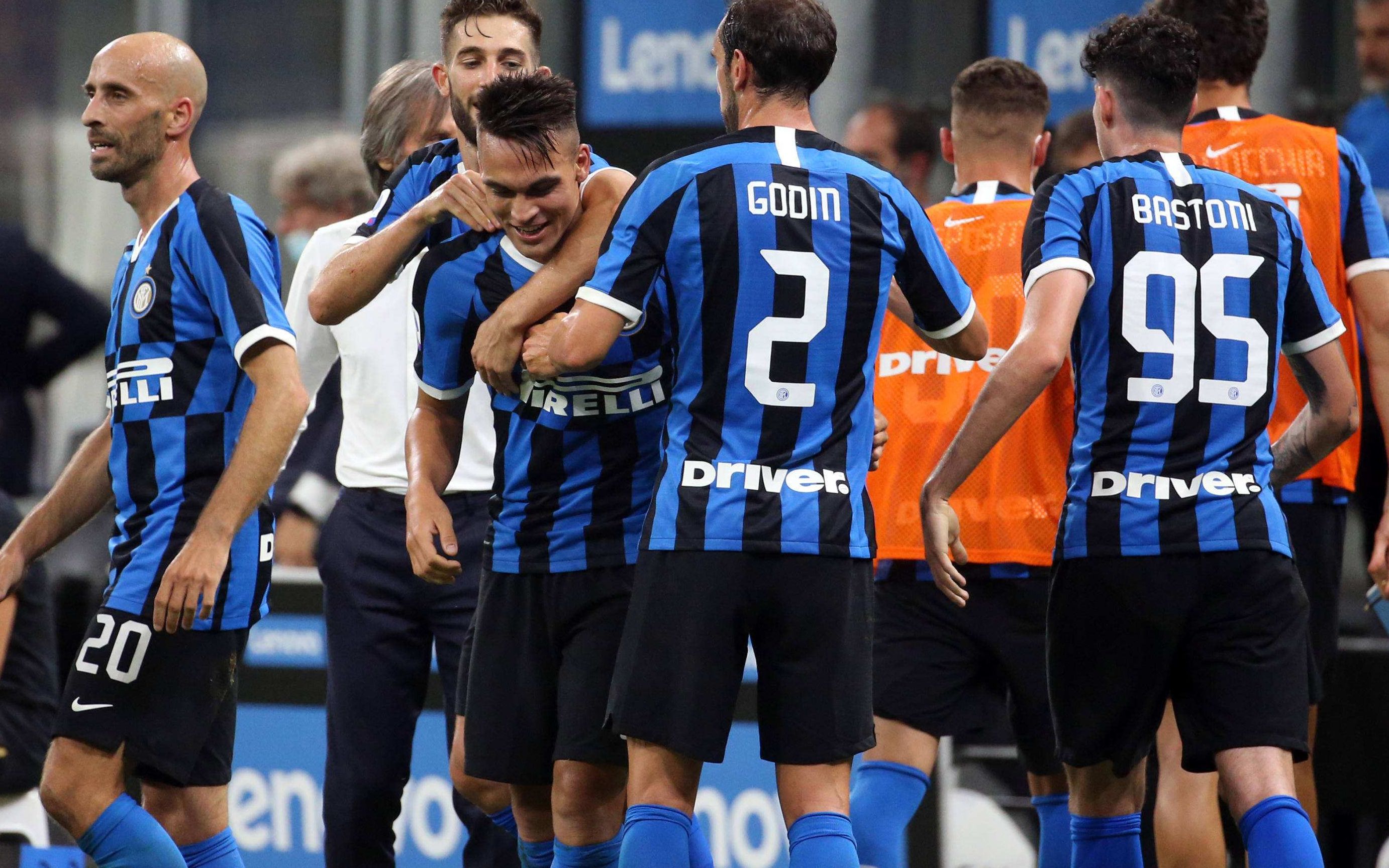 送出角球助攻，恰尔汗奥卢当选国米客胜维罗纳全场最佳球员（凭借角球助攻，恰尔汗奥卢荣膺国米客胜维罗纳全场最佳）