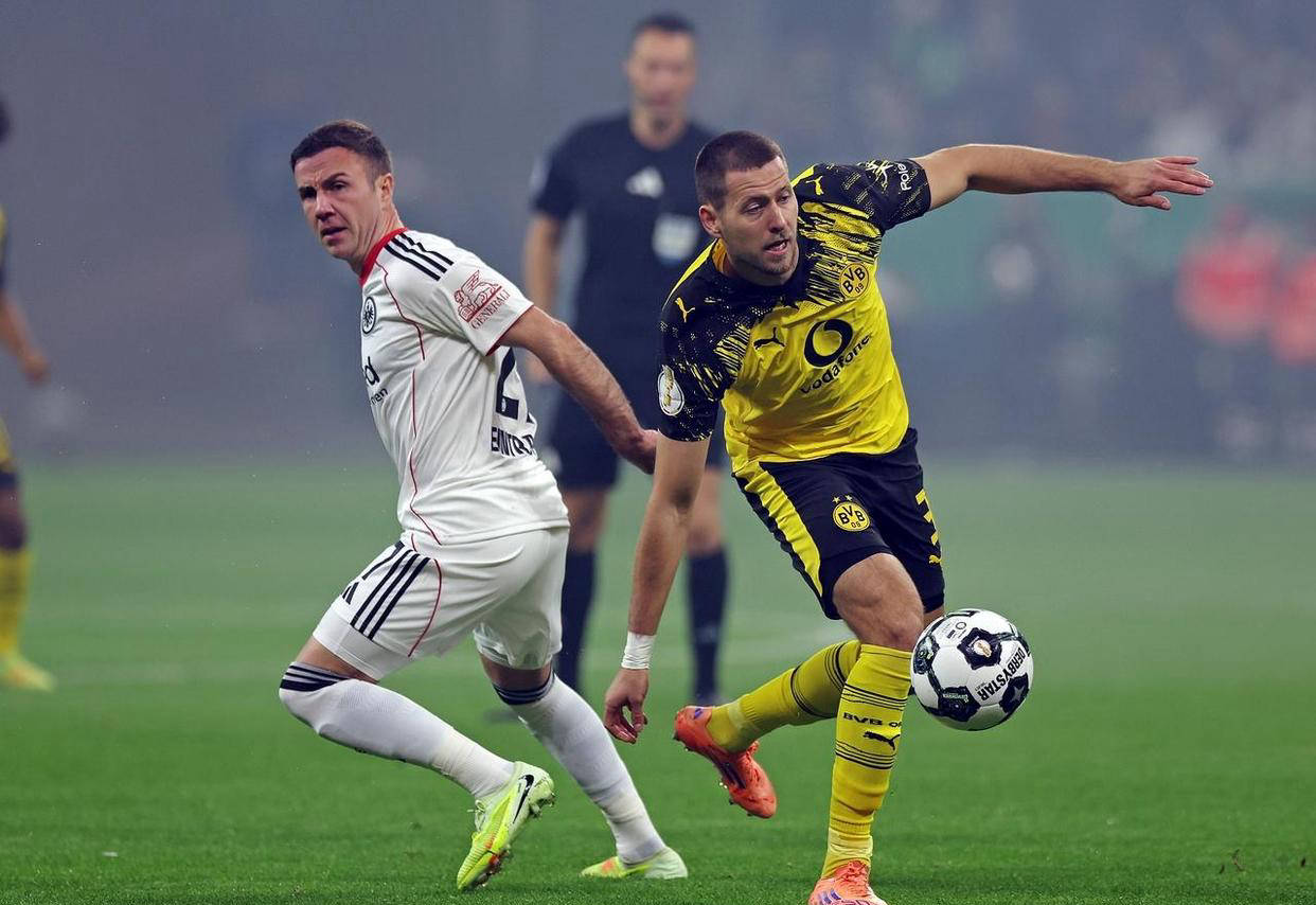 FIFA女足最新排名：中国女足下降一位至世界第17，亚洲第四（FIFA女足排名更新：中国队降至世界第17，位列亚洲第4）