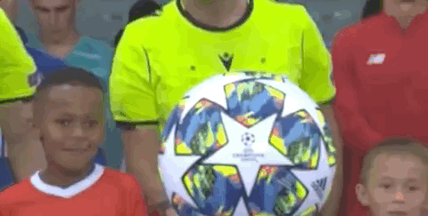 解说到了一个亚冠精英联赛的超巨失误…（解说直言：亚冠精英联赛超级球星酿成关键失误）