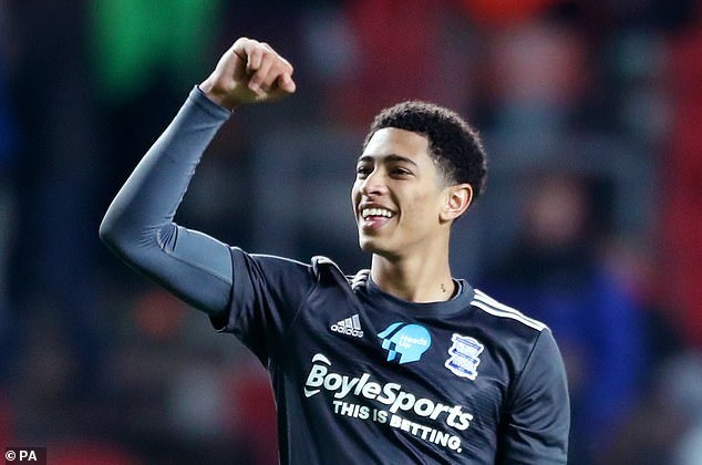 卡拉格：对阿诺德离开利物浦感到失望；祝福阿隆索在皇马成功（卡拉格：遗憾阿诺德告别利物浦，盼阿隆索在皇马取得佳绩）