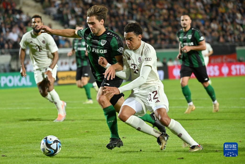 英超-B费双响姆贝莫破门芒特建功 曼联4-1狼队升至第六