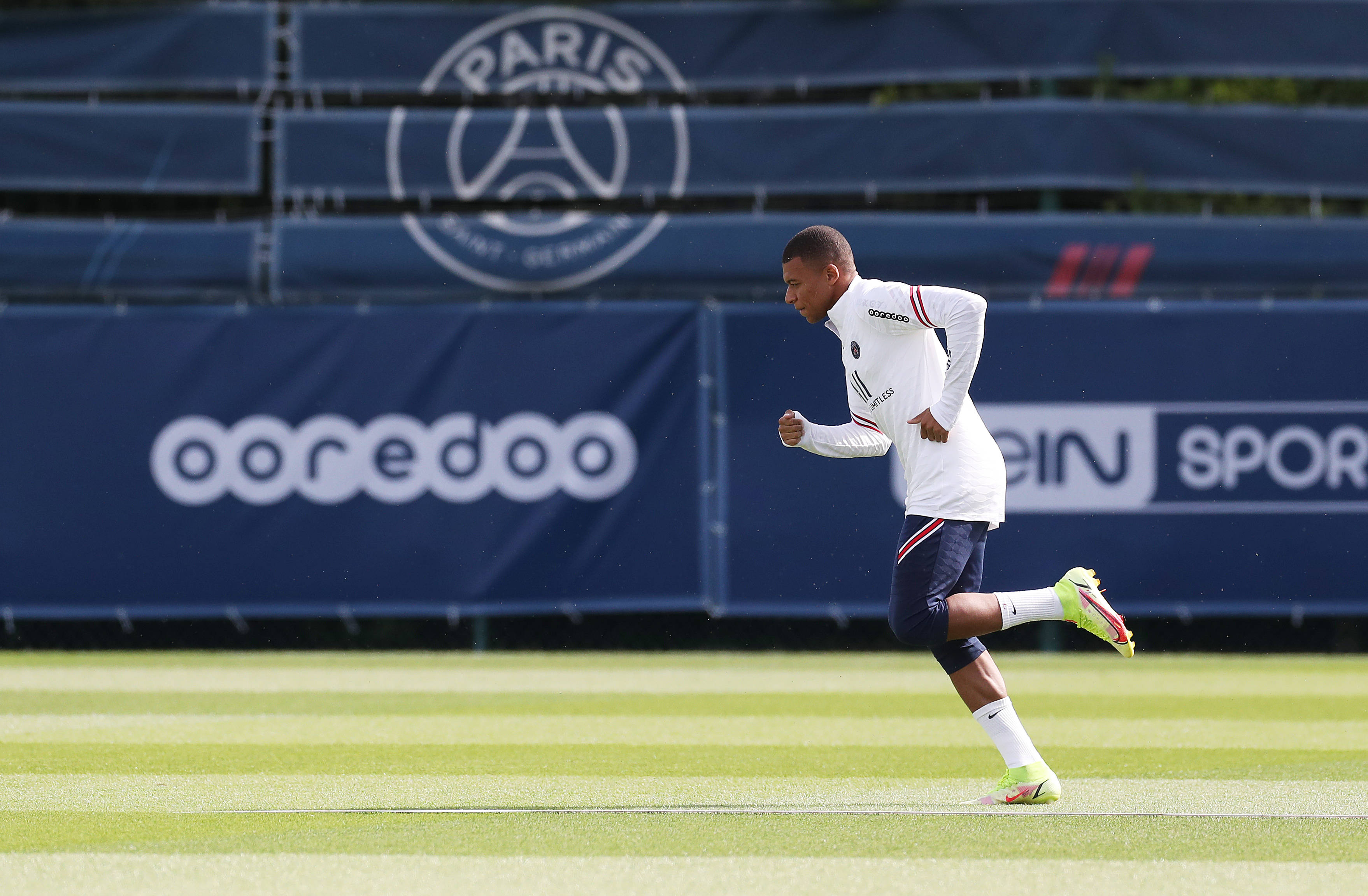 斯凯奇官宣！恩比德首代签名鞋SKX JE1正式亮相（斯凯奇正式发布恩比德首款签名鞋 SKX JE1）