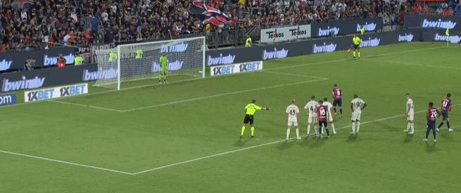 皇马近期面临高压，阿隆索执教遇阻，潜在替代者包括瓜迪奥拉、齐达内及阿韦罗亚，比赛关键影响其未来。