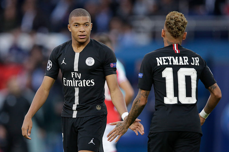 2025中足联颁奖会：国安前锋法比奥获中超最佳射手奖（2025中足联年度颁奖：国安前锋法比奥荣膺中超金靴）