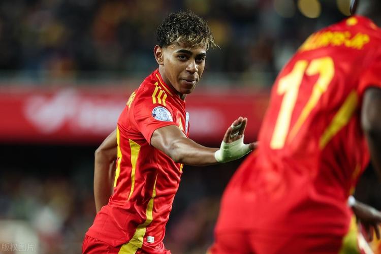 齐米卡斯：我爱利物浦的一切；利物浦和罗马的精神风格很像（齐米卡斯：我热爱利物浦的一切，红军与罗马的精神气质相近）