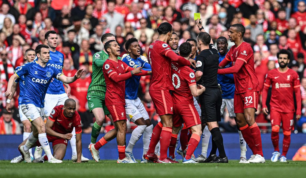 利物浦萨拉赫任意球破门锁定胜局（萨拉赫任意球建功助利物浦锁定胜利）