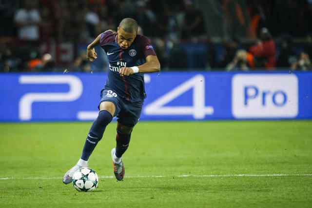 欧冠积分榜分析：小组晋级形势紧张,（欧冠积分榜解读：小组出线形势吃紧）