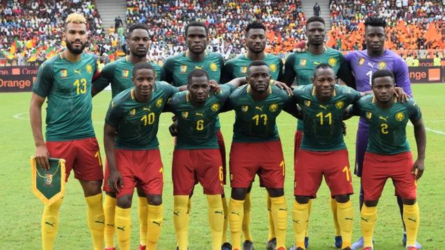 卡卢卢：斯帕莱蒂要求很高；我们可以随时切换三后卫或四后卫（卡卢卢：斯帕莱蒂要求严格，阵型可随时在三后卫与四后卫间切换）